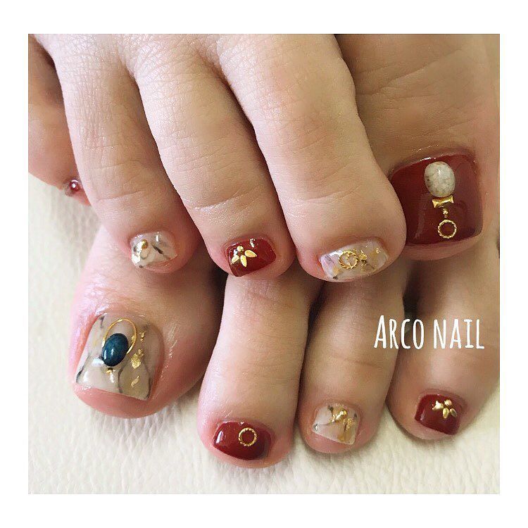 Arco Nail Twitter પર ボルドーと大理石アートで秋らしく まだまだフットも人気です ニュアンス ネイル 金箔ネイル 秋ネイル 天然石ネイル フットネイル 大理石ネイル ネイル福岡 福岡ネイル 個性派ネイル Nai T Co Qrvx7thgyn