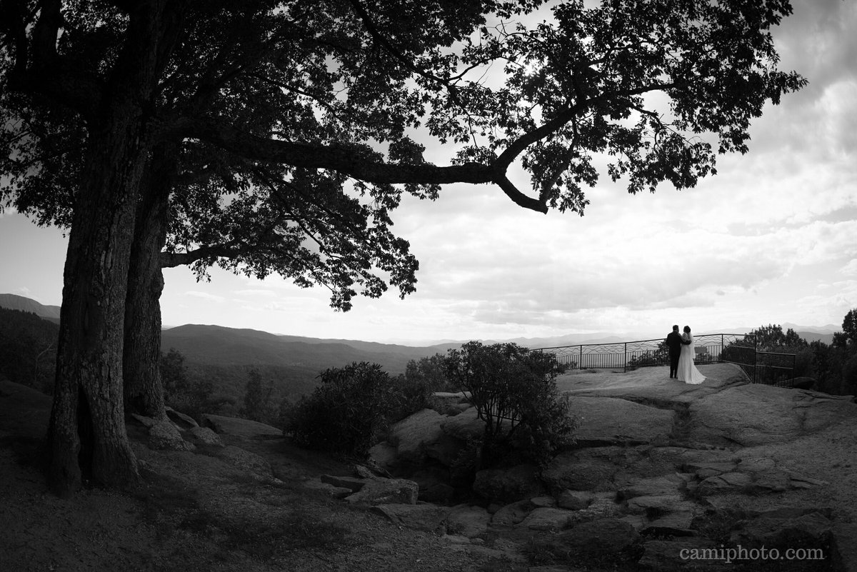 camiphoto's tweet photo. A #Bride and #Groom enjoying an evening #view after their #mountain #wedding at #JumpOffRock near #Hendersonville, #NorthCarolina. #nc #love https://t.co/iE5efQvpBq