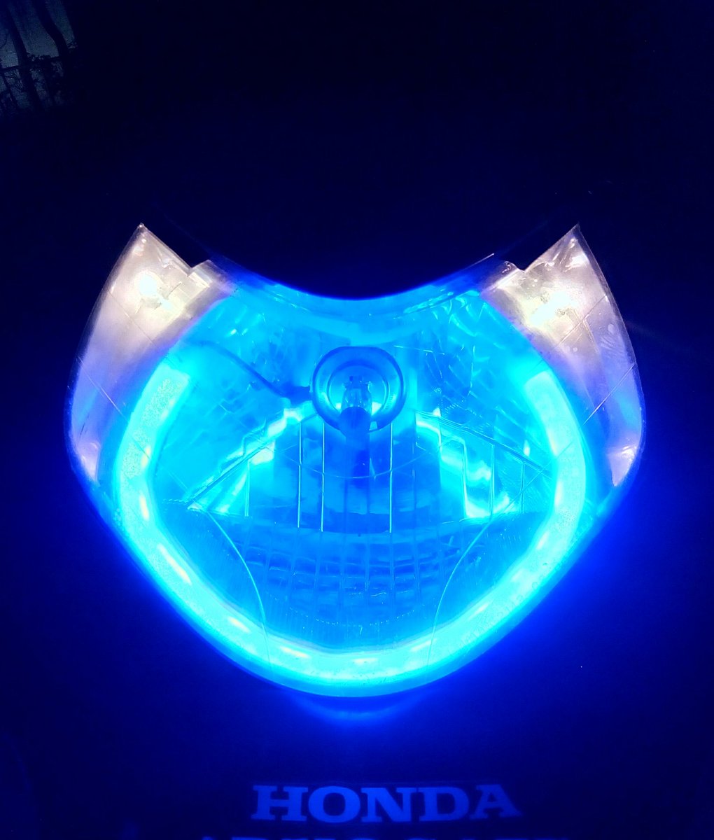 Sharad_Mishra25's tweet photo. Finally..
Modified My Ride Myself 😇
#Honda_Aviator❤
#Black
#LedDRLs
#Parking_lights🔅 https://t.co/aqvp7vDcsc