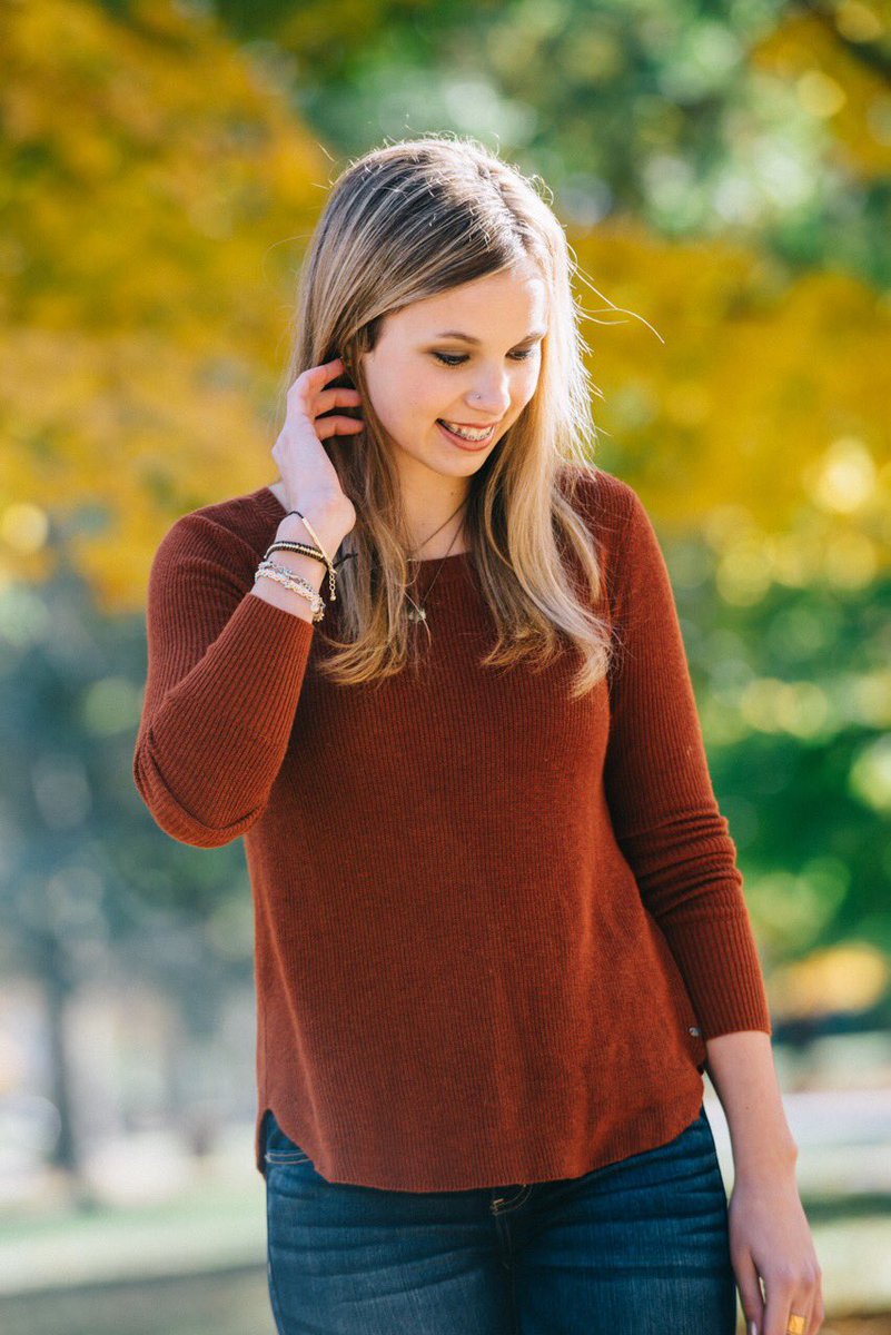 Bellowsandbulb's tweet photo. Feeling like fall here today... seniors, do you have your portraits done for the yearbook yet? Contact me today! #kevinmccuskerphotography https://t.co/RsCEHvf8Eb
