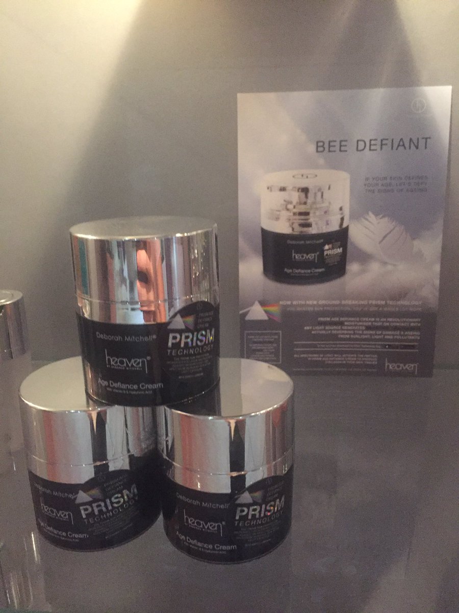 heavenskincare's tweet photo. Age defiance prism. #prismtechnology #light #reversingsignsofageing #heavenskincare @clubandspabham https://t.co/KY3xSeh2N0