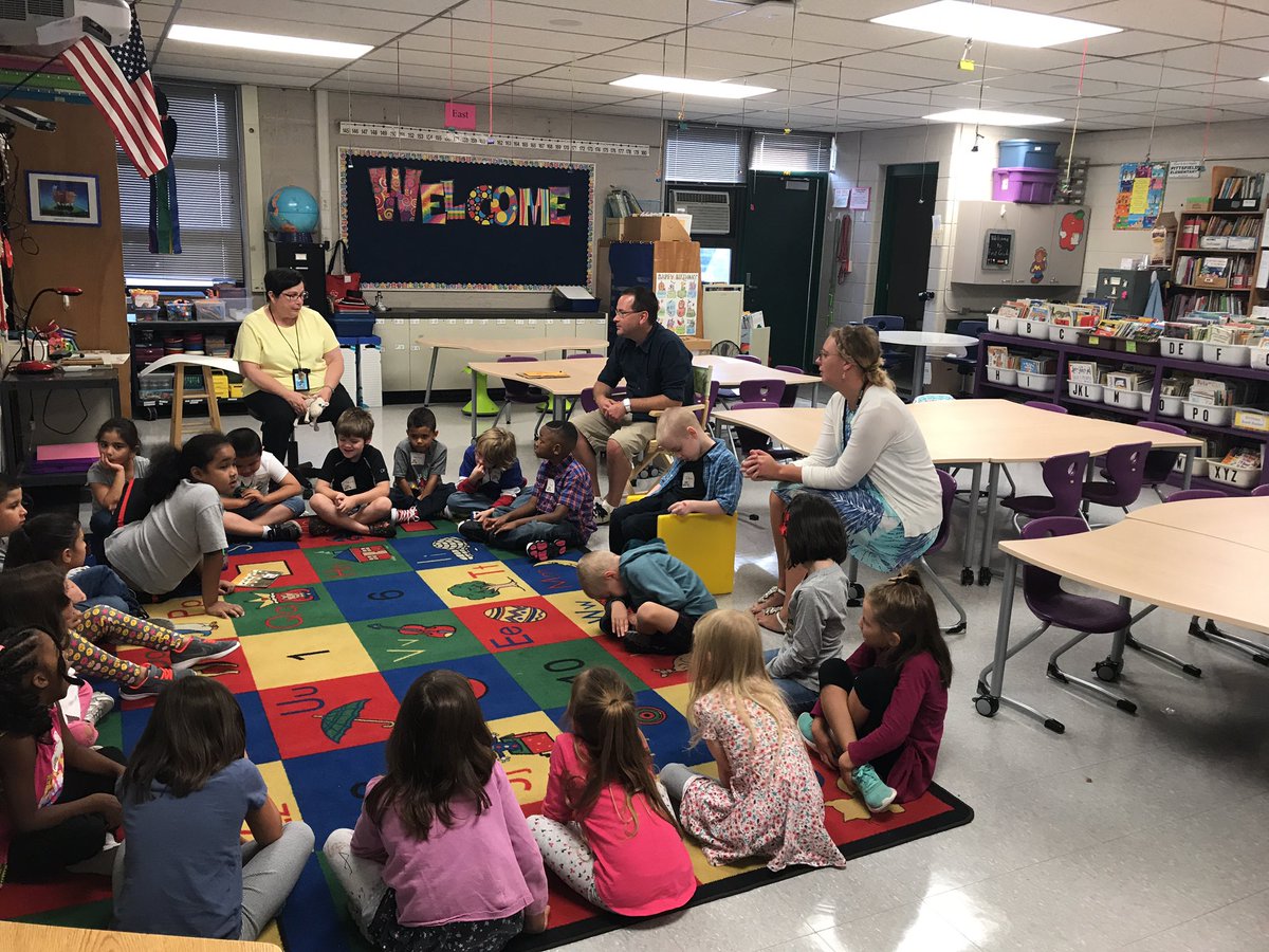 DawnLinden1's tweet photo. Pittsfield students and staff are rocking day 1!
#A2Inspire #A2Super #A2Gether https://t.co/yHLKsvRRSG