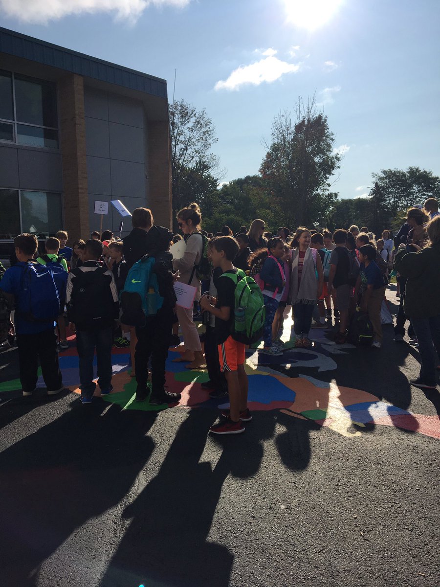 jennylynngolden's tweet photo. #GDaleFirstDay https://t.co/konlGvs1Tv