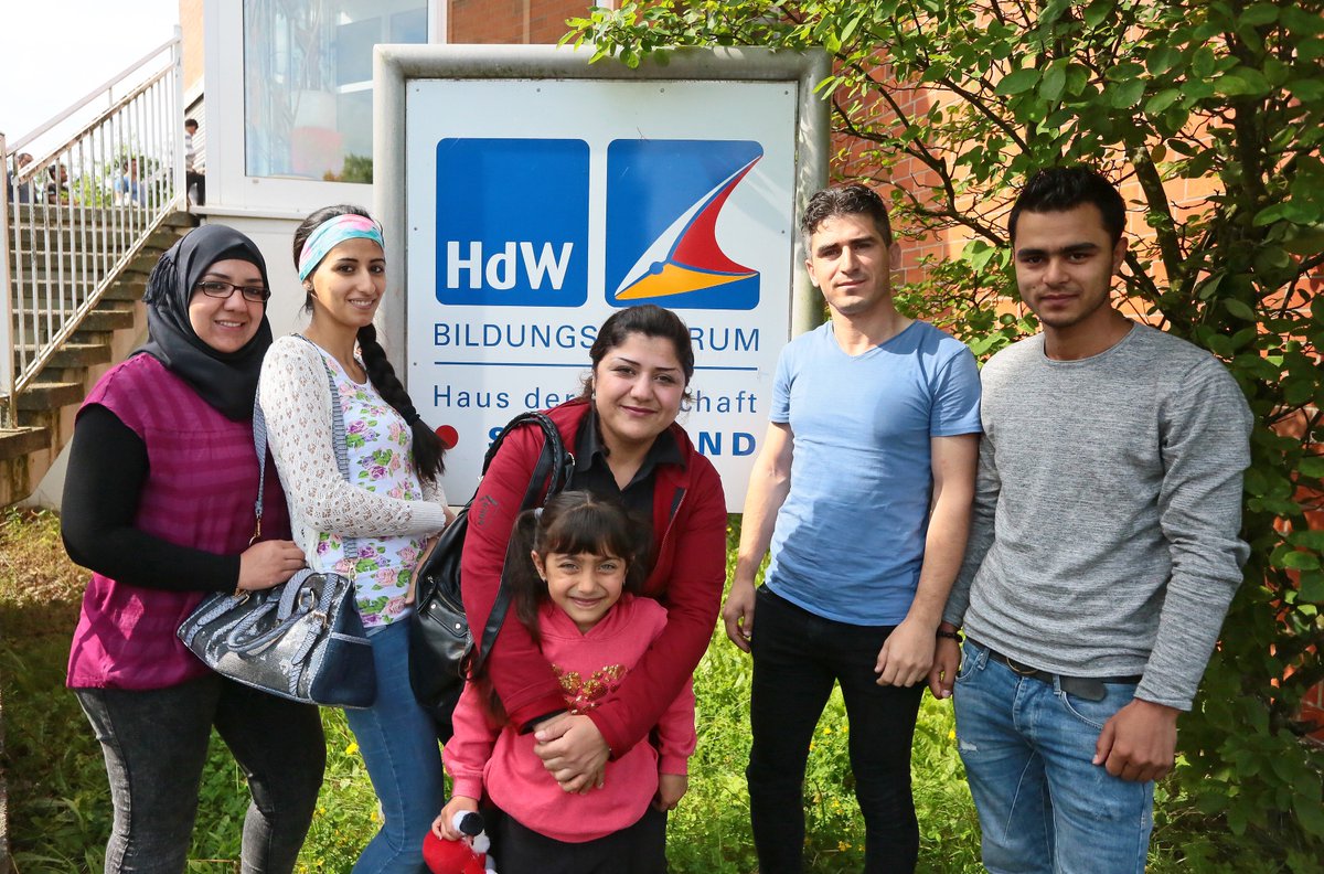 HdW_Stralsund's tweet photo. Spezieller Integrationskurs f. Zweitschriftlerner (die unser lateinischen Schriftsystem nicht beherrschen) Start 11.09.,noch 5 Plätze frei. https://t.co/BGinqq7RHU