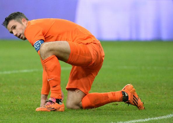 focus_tvkenya's tweet photo. Robin van Persie injury latest: Former  Arsenal and Manchester United star denies reports his career is under  threat due to knee injury.. https://t.co/JYlZSw6rpp