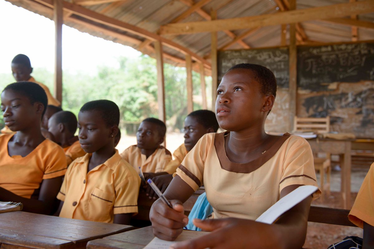 JoinMyVillage's tweet photo. Every year that a girl goes to school can boost her future income by 10% - investing in girl's education is the best way to fight poverty. https://t.co/8ap2ilwYp1
