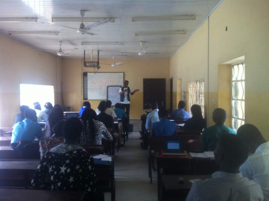 LanreShaper's tweet photo. 24 YOUNG LEADERS
1 FACILITATOR
1 AIM: @WeAreAreai Building the next generation of SUSTAINABILITY CHAMPIONS #TeachSDGs #ESDMatters
#AREAi https://t.co/7ZD9FqS4KD