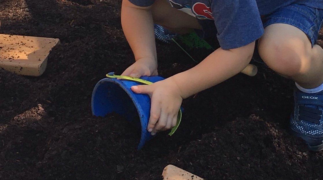 BreitePreK's tweet photo. #dirtisgood #diggingisfun https://t.co/qurpOLBAHB