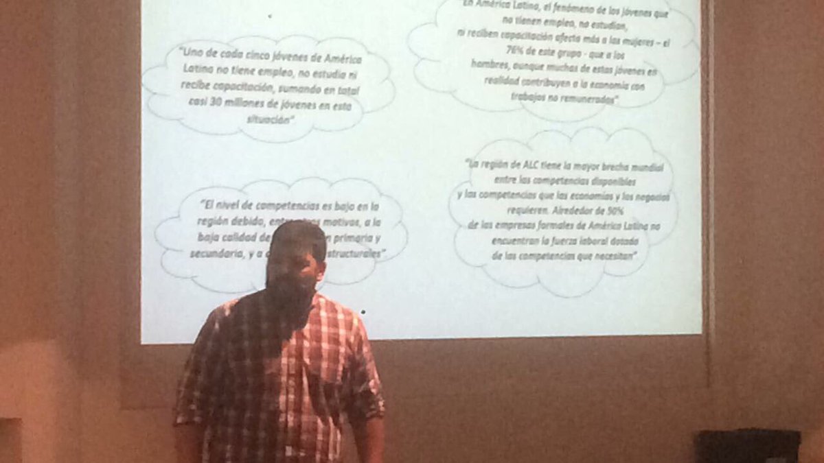 NatConsultoresP's tweet photo. Nos habla de Inclusión financiera y fintech @Sebas_Olivera 🇺🇾 representando a Uruguay #fintechpy https://t.co/ycZkUcAEfp