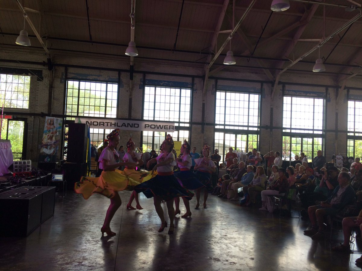 Ukrainian dance shows the bright and resilient spirit of the Ukrainian people. #adayinUA #ottawa2017 <a href="/SvitanokDance/">Svitanok Ukrainian Dance Society</a>