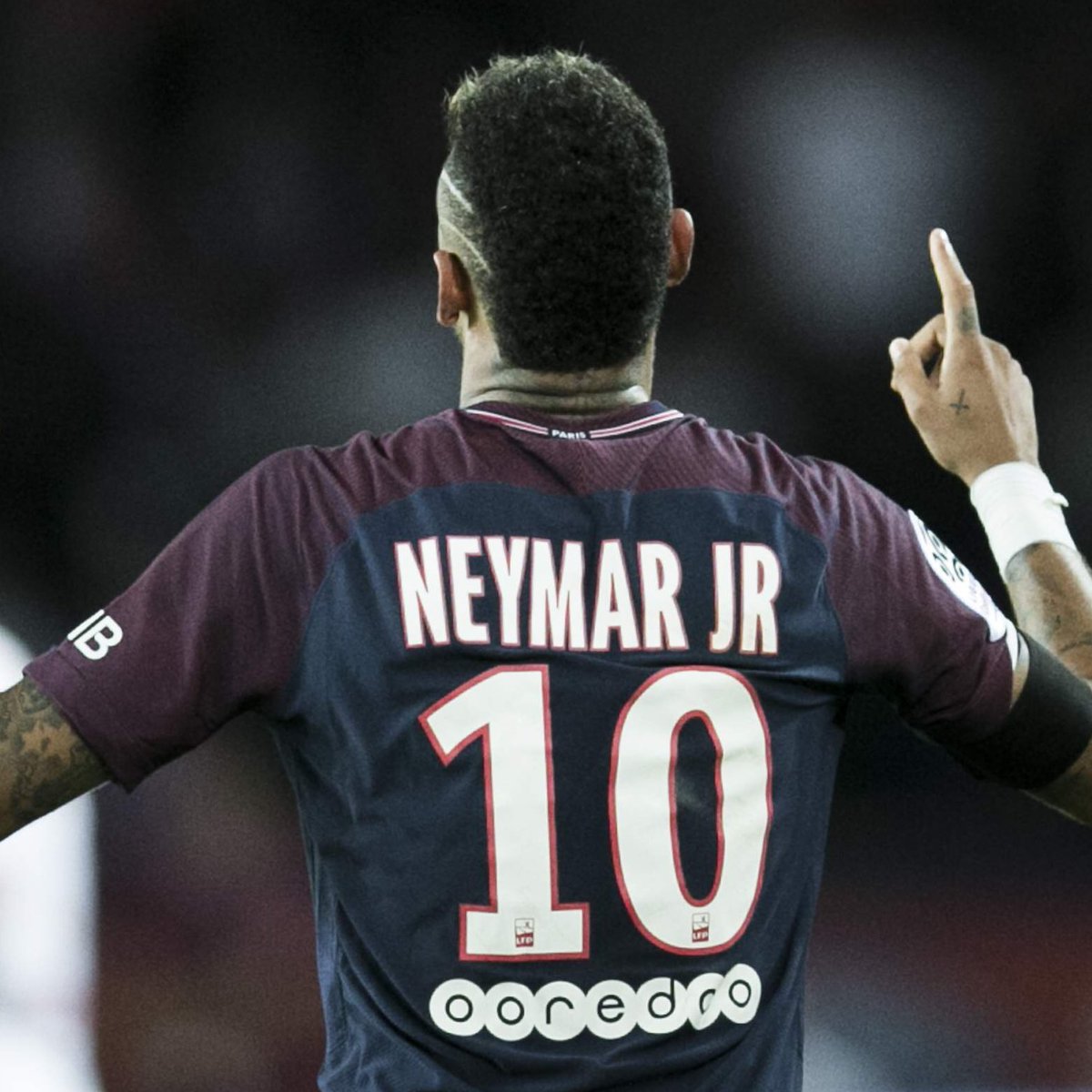 Who is better? Past or present...🇧🇷

RT for Kaká
LIKE for Neymar Jr