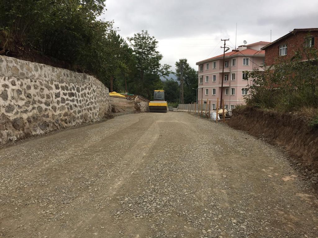 enveryilmazordu's tweet photo. #Kabataş-Yeniceli Mahallesi Emniyet Yolu ve #Alankent bağlantı yolu sıcak asfalta hazırlanıyor.
Ordumuzun yolu açık olsun. https://t.co/HLzmf81tql