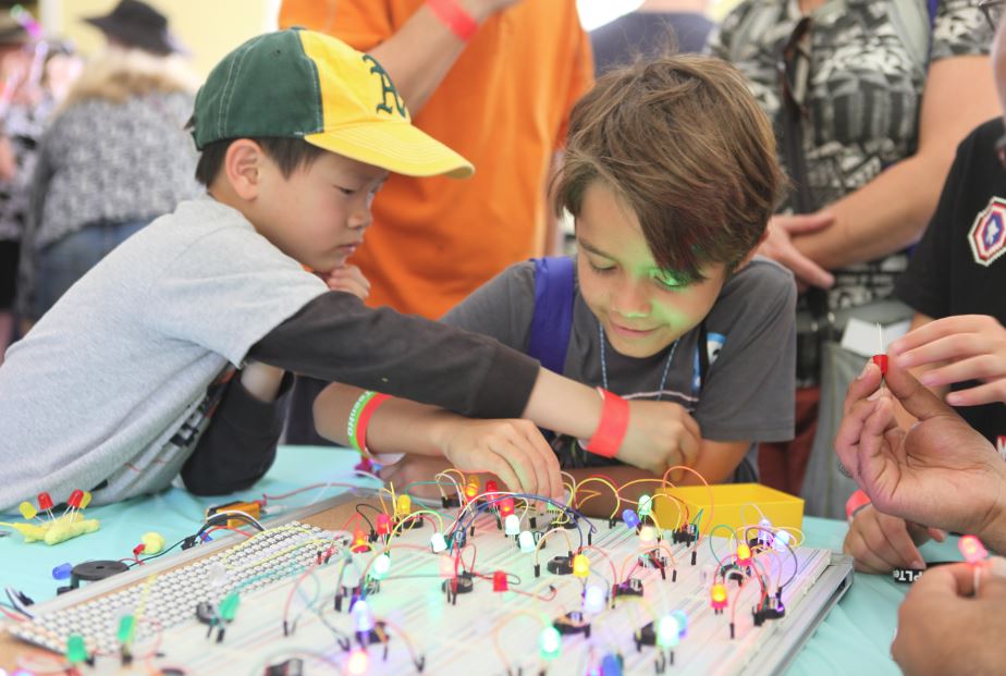 Less than 2 weeks til the San Jose Mini Maker Faire! Get your tix today! #sjmakerfaire #makerfaire ow.ly/2HON30eEH2J