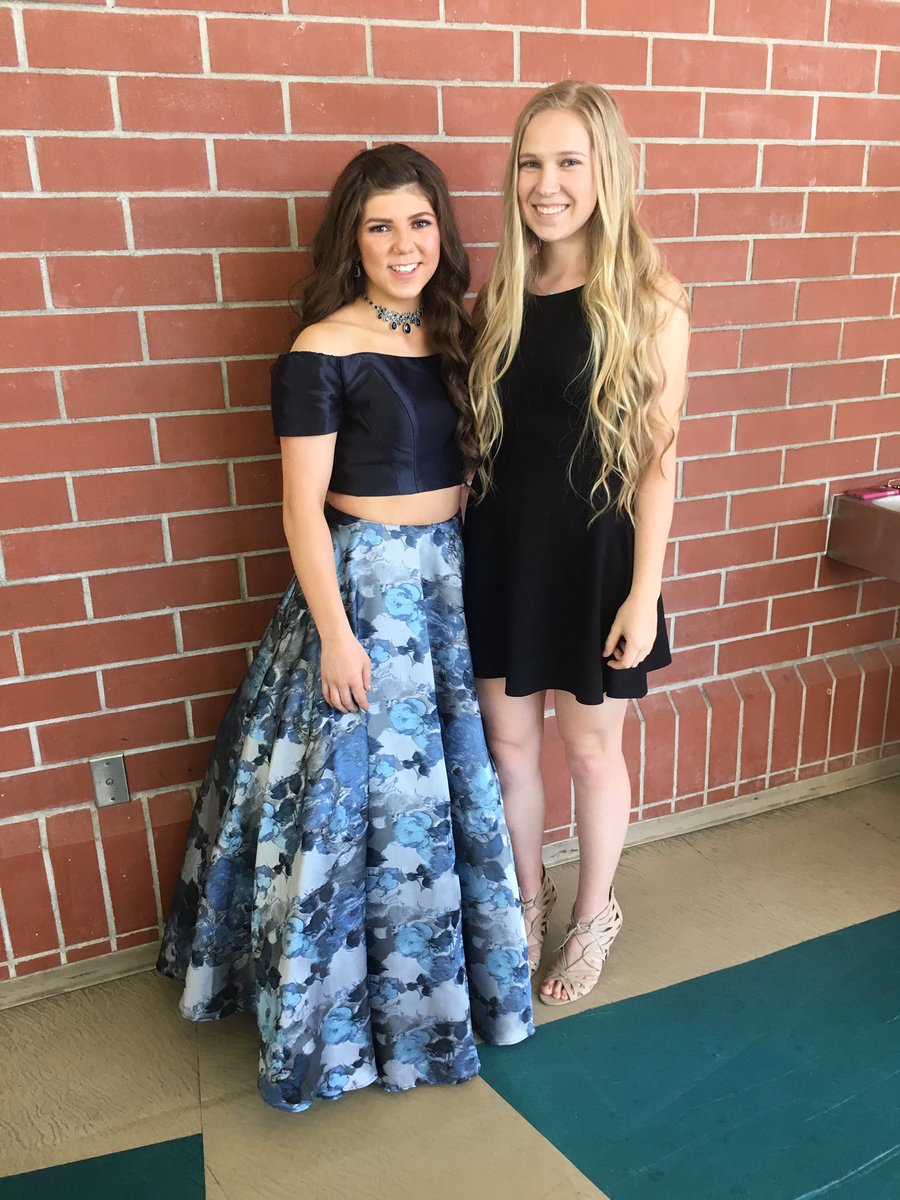 katieee_167's tweet photo. hbd @tyra_death miss you and our midnight Dennys runs :)) love you always sister 💗💗 https://t.co/LVTLldg4Jd