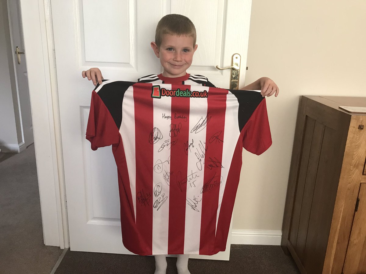 Thank you <a href="/Prem_coaching/">Premier Coaching</a> <a href="/bsharpfc/">BSharp Football Camp</a> Dexter had the best 2 wks. Over the moon he met <a href="/billysharp10/">billy sharp</a> and then this! #SUFC