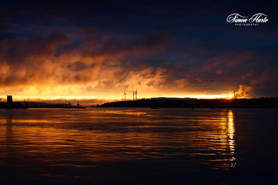 simonhartephoto's tweet photo. #Pembroke #docks #enjoy #HappyThursday #simonhartephotography https://t.co/7LVLvq2X4f