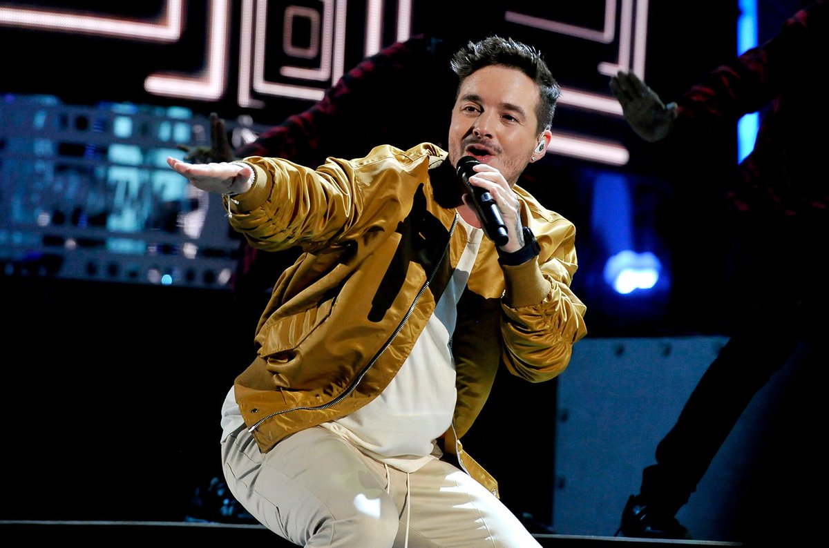 Bkstg's tweet photo. .@JBALVIN esta nominado para Artista Urbano Favorito por @iHeartRadio en #PremiosTuMundo. Hoy por @Telemundo 8P/7C 🏆 https://t.co/xxjSik6GC8 https://t.co/jbDRfGdvxe