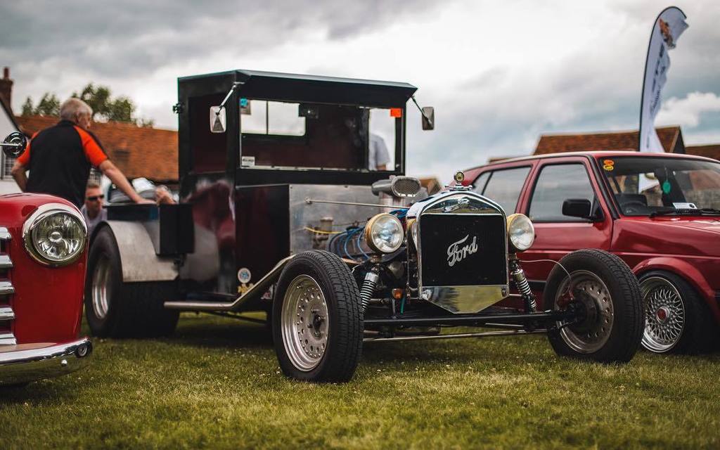 CressingClassic's tweet photo. Ol-school cool. #Ford #carstagram #carsofinstagram #carporn #carshow #classiccar #classiccarshow https://t.co/pSL56GAJtT https://t.co/IgzxotuvkO