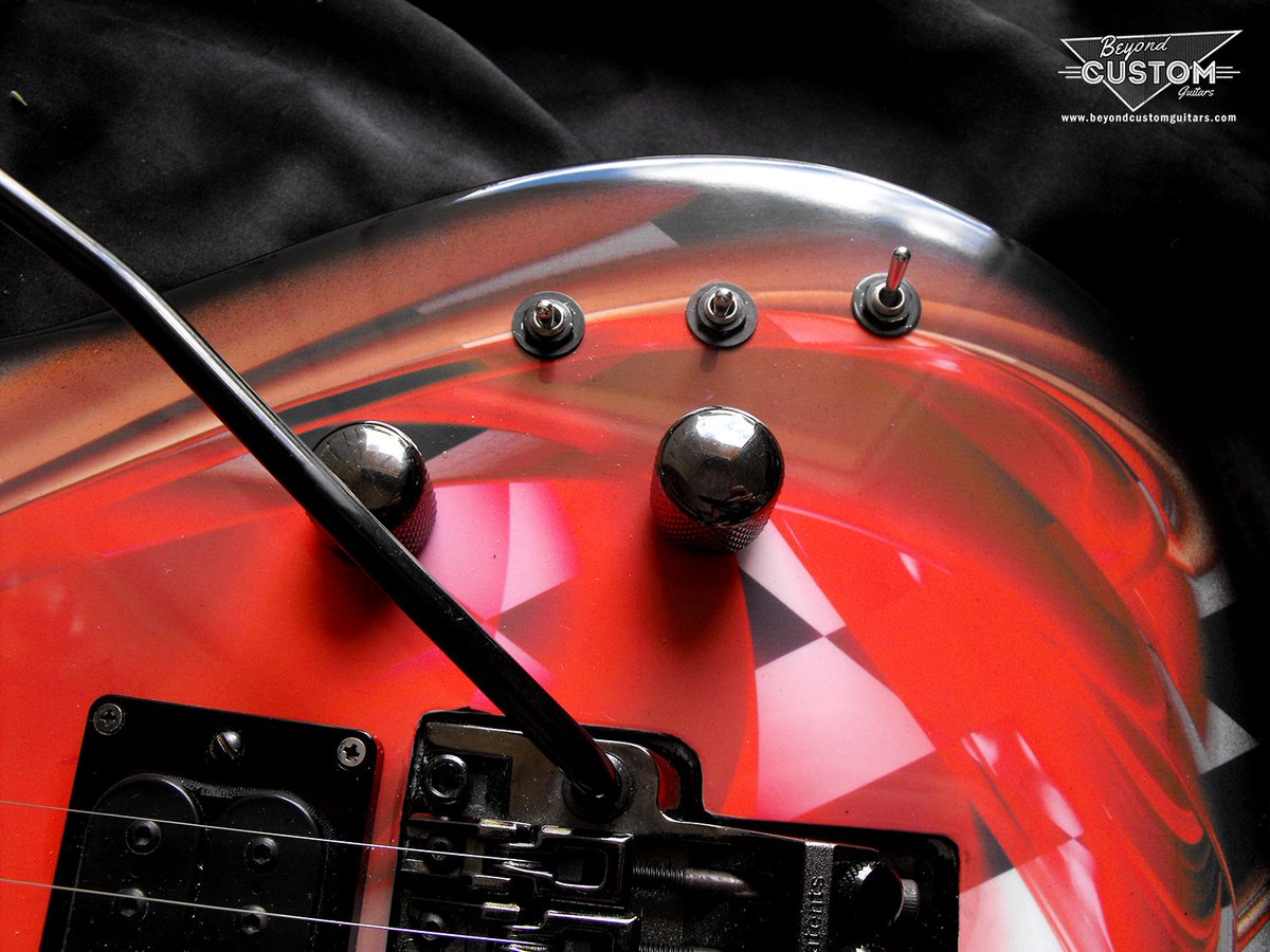 BeyondCustomGuitars tweet media