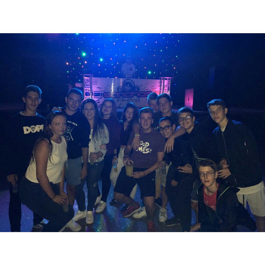 Raquel1Muoz's tweet photo. Adiós a las mejores fiestas 😍😪 https://t.co/spta1L7Jx0