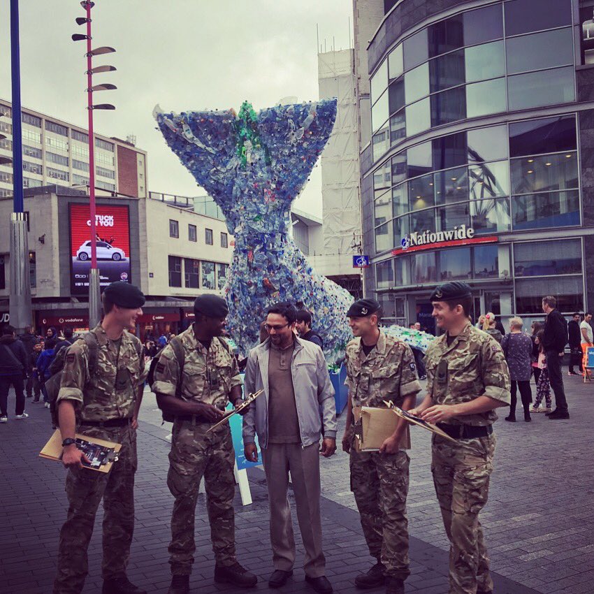 6RIFLES_CO's tweet photo. Reservists from ECoy on the streets in Sparkbrook
@RiflesRegiment #6rifles #armyreserve @8RIFLES #8rifles #thisisbelonging #BritishArmy https://t.co/VxsjK9XHrH