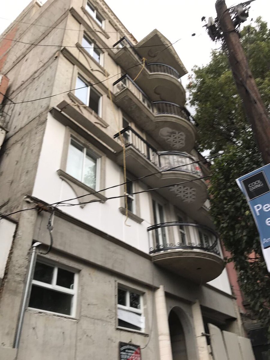 #Fail están violentando los sellos de @PGJDF_CDMX Siguen trabajando Atlixco 34 #Condesa @CancinoPAOTmx <a href="/PAOTmx/">PAOT</a> <a href="/SSP_CDMX/">@SSP_CDMX</a> <a href="/YoamolaCondesa/">María  Chávarri</a>