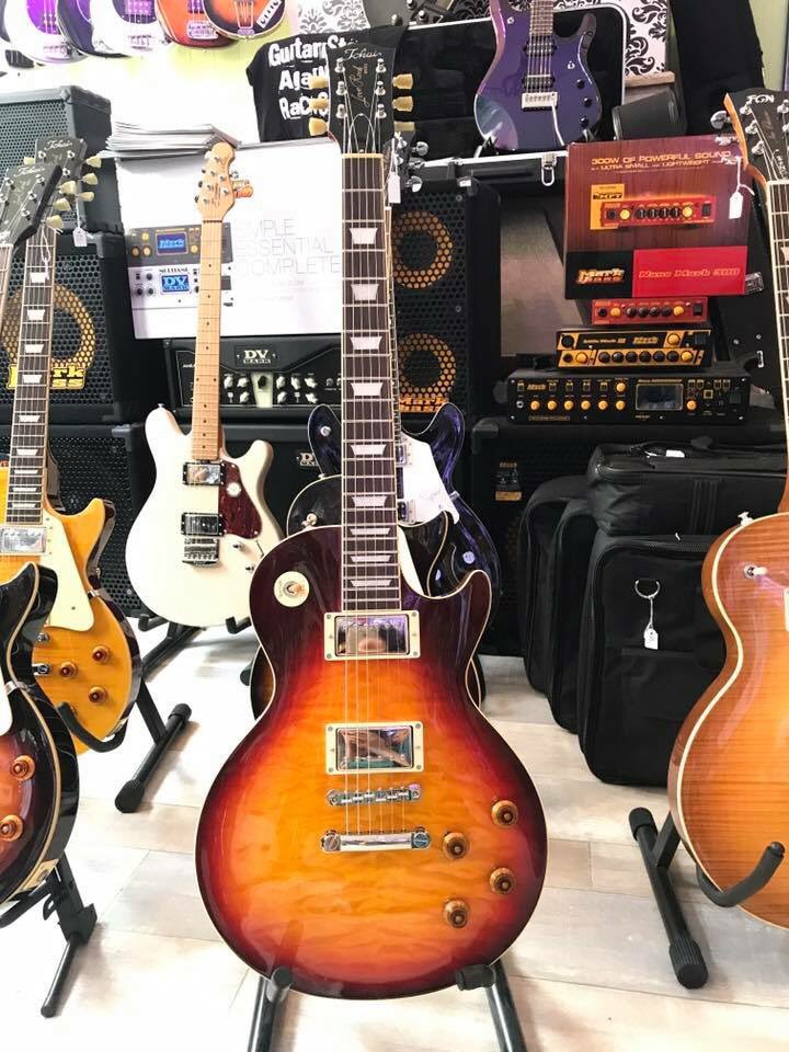 mzhreichenbach's tweet image. 🇯🇵Konnichi Wa 🇯🇵We zijn in Japanse sferen, want vanaf heden zijn we dealer van TOKAI en hebben wij een nieuwe lading FGN gitaren binnen!