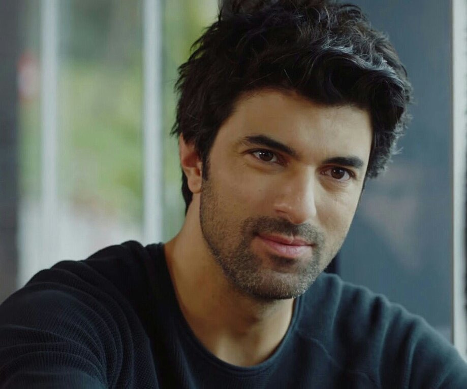 pinkpodell's tweet photo. I nominate #enginakyurek for #100MostHandsomeFacesof2017 for turkey @tccandler #tccandler2017 https://t.co/CYpF3zvj2M