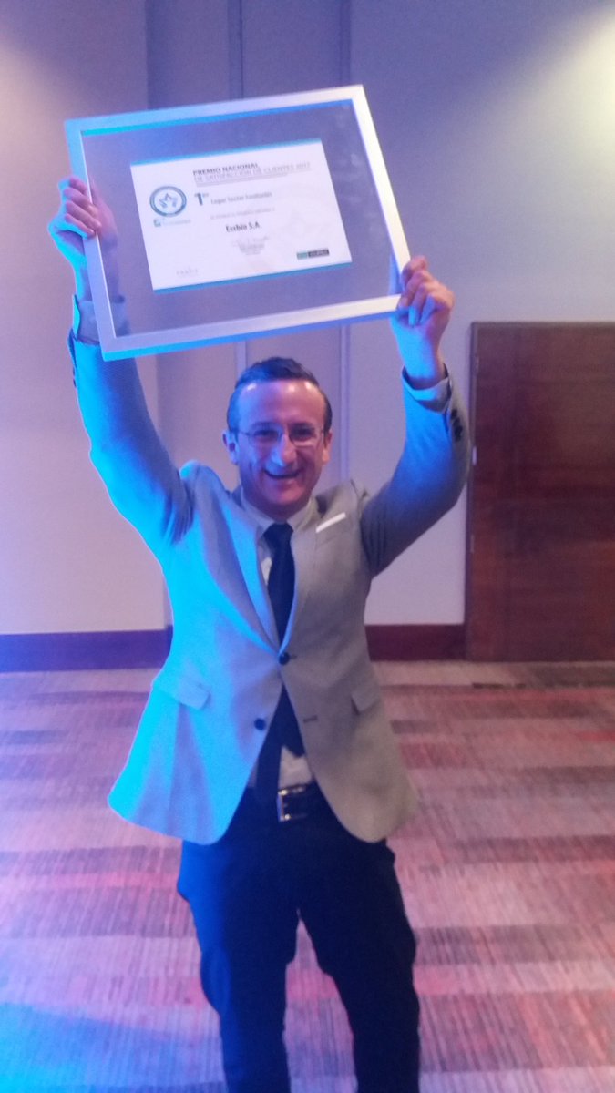 Claudio_GJ's tweet photo. ✔Feliz recibiendo el premio #ProCalidad @essbio la mejor empresa del Sector Sanitario en Chile.⤵⤵
#Concepcion #Chile https://t.co/2rI93lKTF6