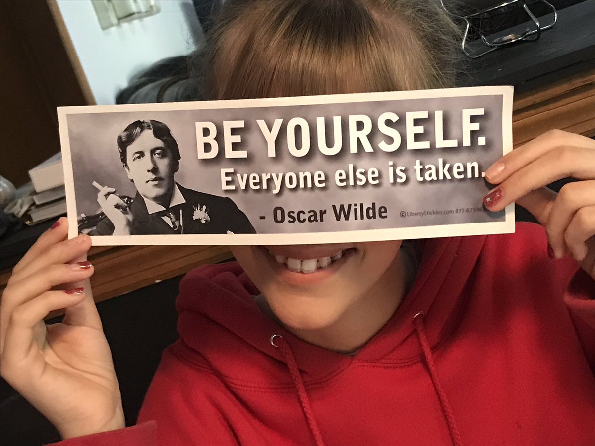 GraceVanderWaal's tweet photo. #LoveThursday https://t.co/DewyKO7hJq