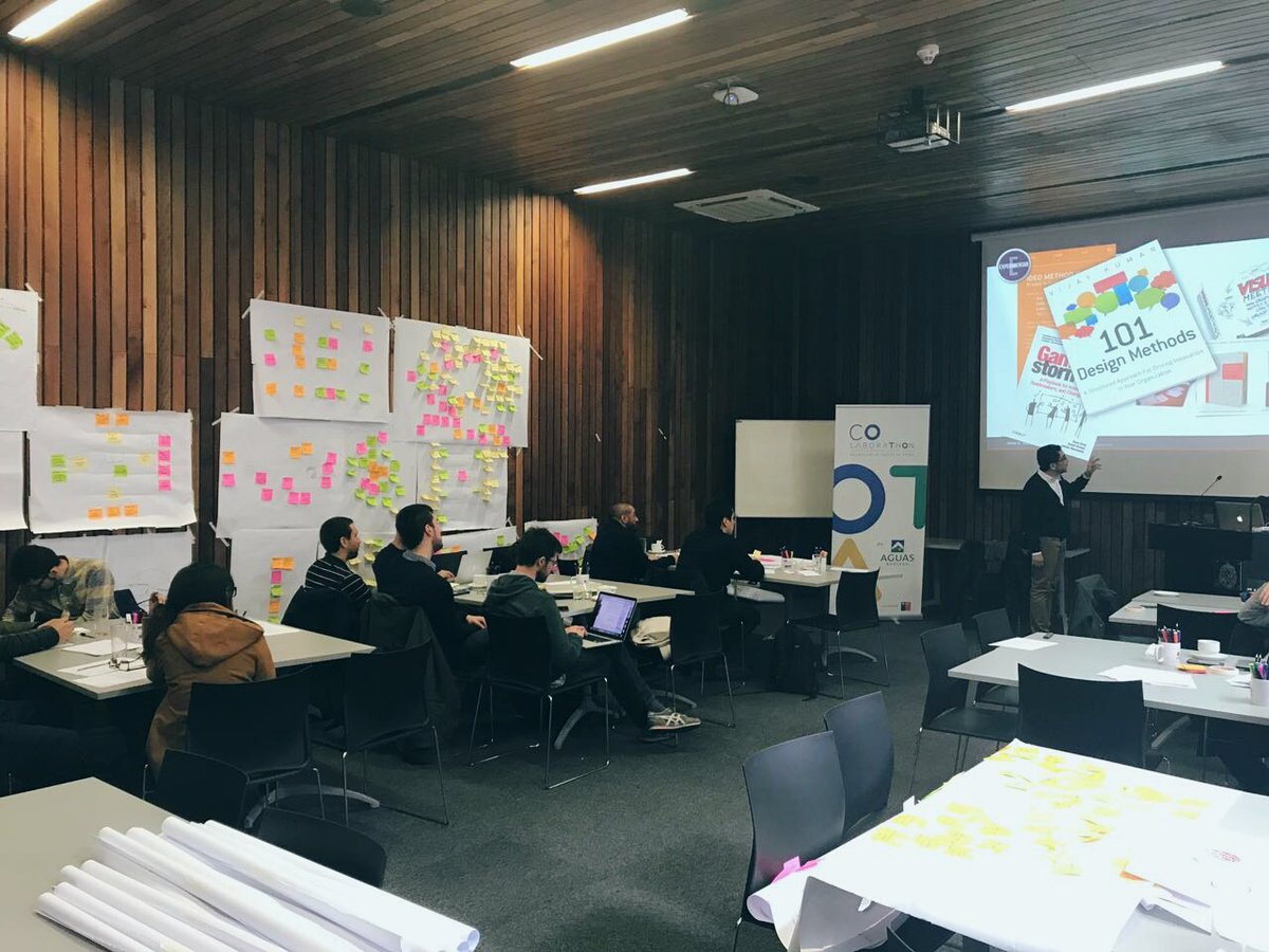 clubdinnovacion's tweet photo. Construyendo el storyboard en el Taller de Prototipos #colaborathon @aguas_andinas junto a @clubdinnovacion https://t.co/AHflsdGjkk