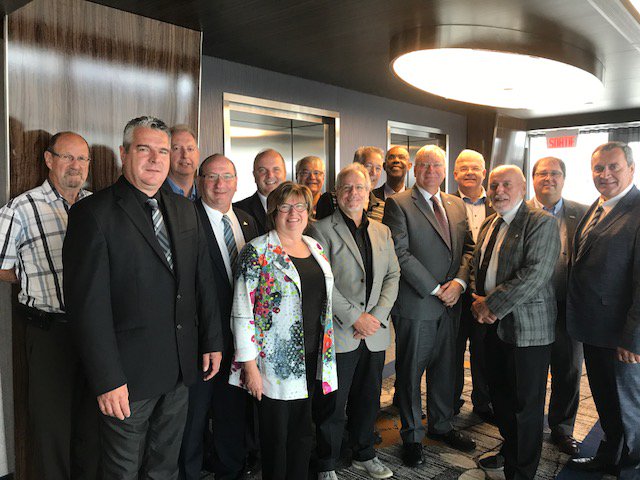 Des échanges constructifs sur le dossier du bois d’œuvre ce matin à Québec entre <a href="/LBlanchetteRNT/">Luc Blanchette</a> et les membres du Comité forêt #UMQ #polqc