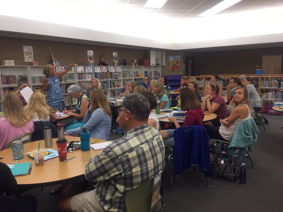 rachelmarker's tweet photo. "Lead with the math practices, otherwise the content standards have no meaning." 🙌🏼 YES! Wonderful message 2 hear from #BSD7chat #BSD7learns https://t.co/QTsXwT4K9e