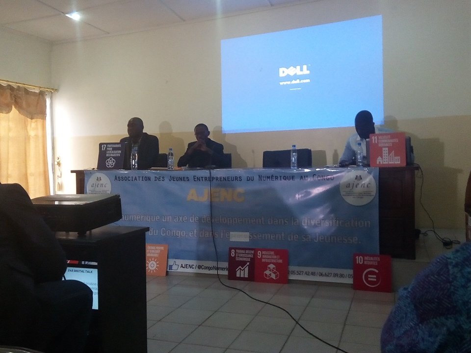 steve111MV's tweet photo. #LIVE #242DigitalTalk #ChezMoiAuCongo. #CestNow ...
#team242 #Congo #Brazza #BrazzaDigitalTalk 1.0 ... #AJENC #Fongwama #Eyano #Yekolab https://t.co/ALPDNrZ2ll