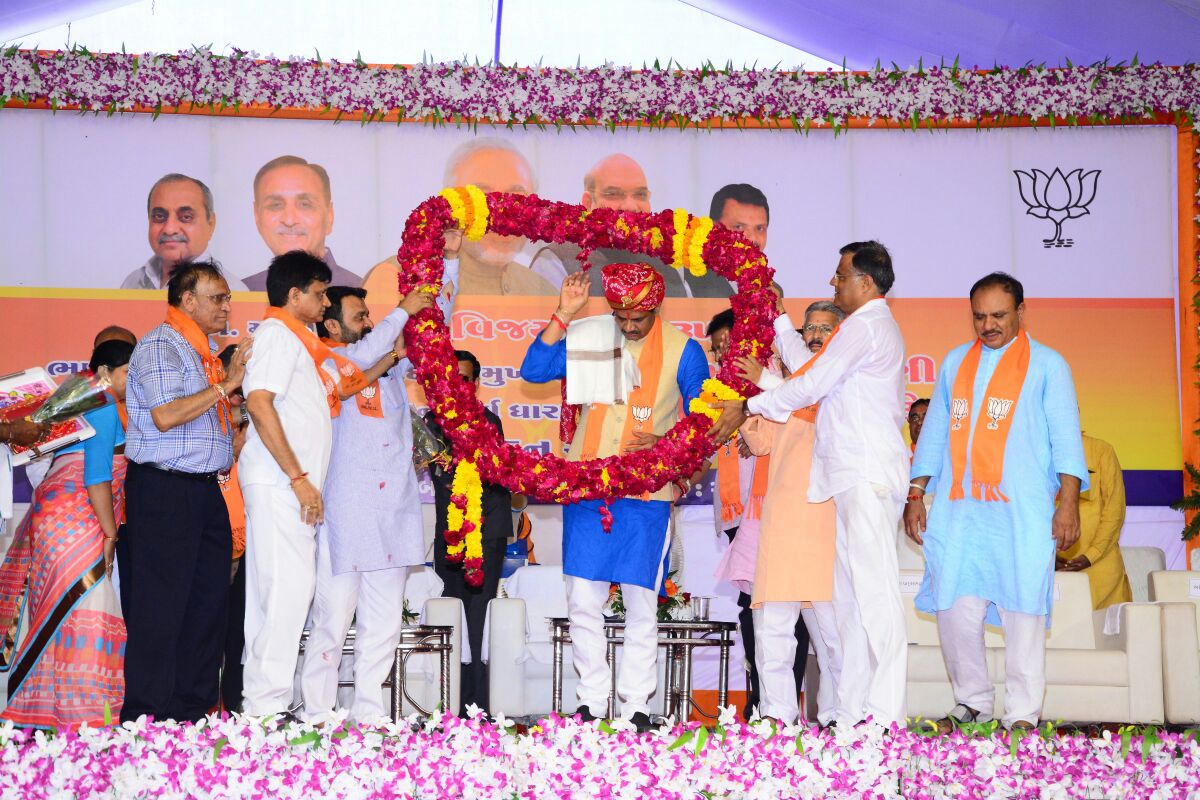 AshwinPatelBjp's tweet photo. પંચમહાલ જીલ્લા મા આજરોજ ગોધરાના પૂર્વ ધારાસભ્ય તથા હજારો કારયકરતાઓ જોડાયા ...  
#કોંગ્રેસ_મુક્ત_પંચમહાલ 
#CMInGodhra https://t.co/pRCOgyqAkn