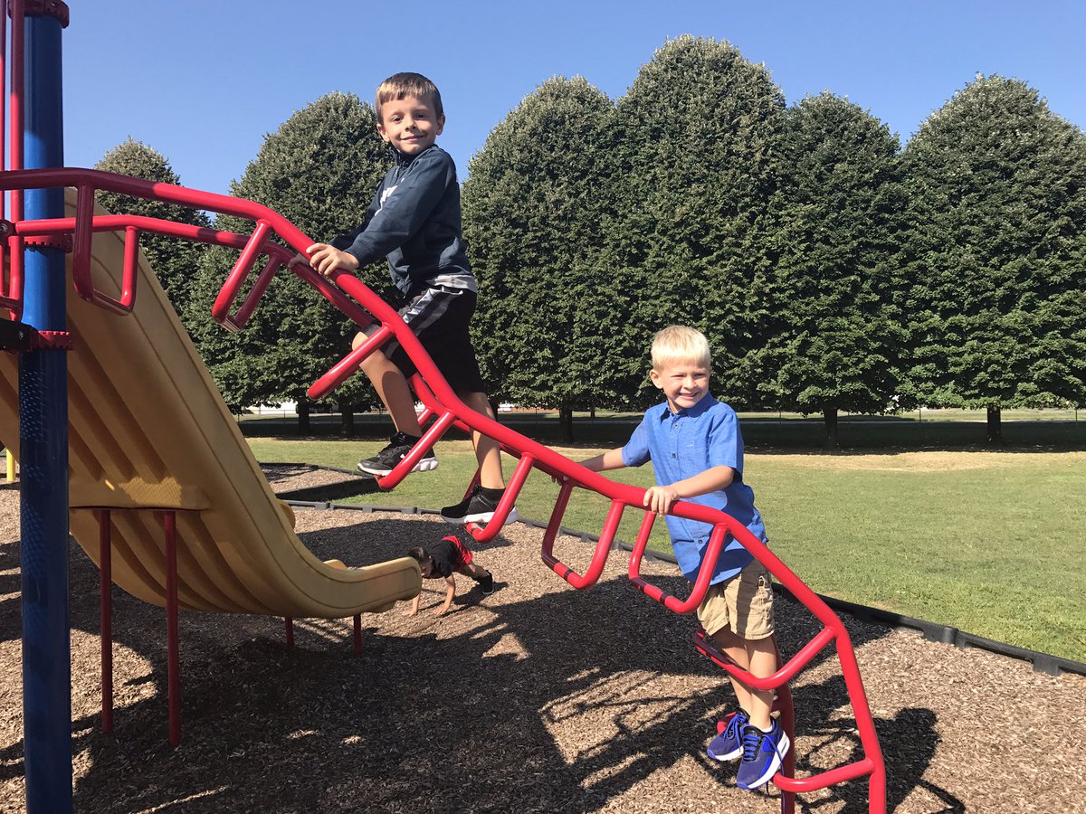 MrsCollinsKdg's tweet photo. A beautiful day for recess! 😎☀️ https://t.co/PfXwnCI8HN