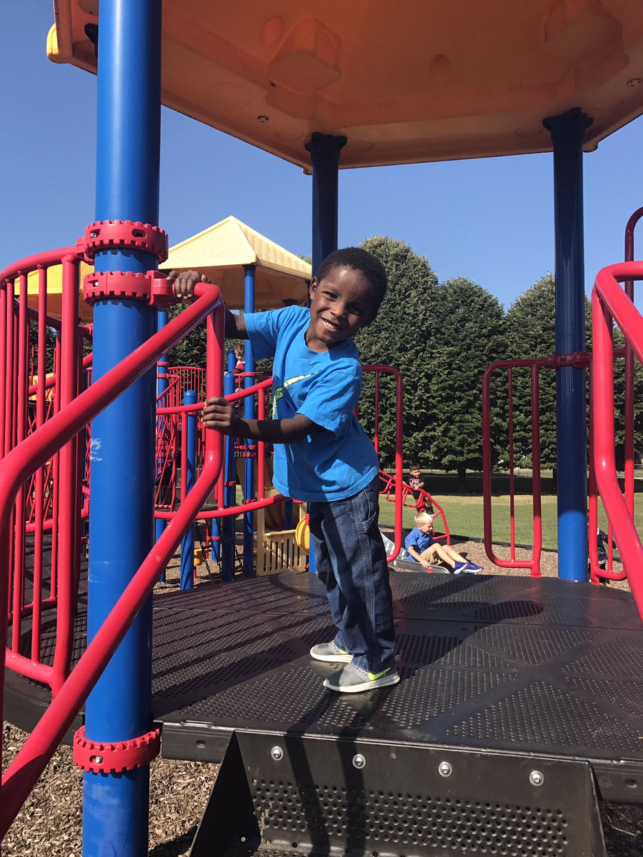 MrsCollinsKdg's tweet photo. A beautiful day for recess! 😎☀️ https://t.co/PfXwnCI8HN