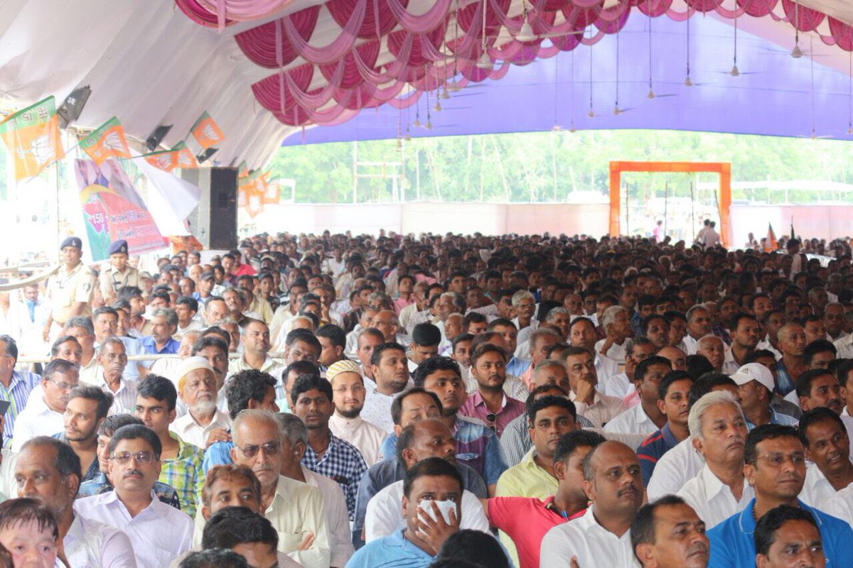 AshwinPatelBjp's tweet photo. પંચમહાલ જીલ્લા મા આજરોજ ગોધરાના પૂર્વ ધારાસભ્ય તથા હજારો કારયકરતાઓ જોડાયા ...  
#કોંગ્રેસ_મુક્ત_પંચમહાલ 
#CMInGodhra https://t.co/pRCOgyqAkn