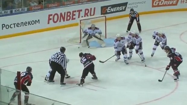 BarDown's tweet photo. WATCH a @khl player score a beautiful top shelf goal off the face off. VIDEO @ https://t.co/RrauZV8PMR https://t.co/66dkCbXu5m