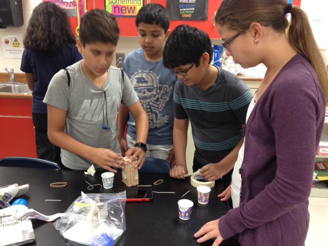 SternErin's tweet photo. Engineering Class @ MMS- EGG DROP TESTS! https://t.co/B6bWTja8ks