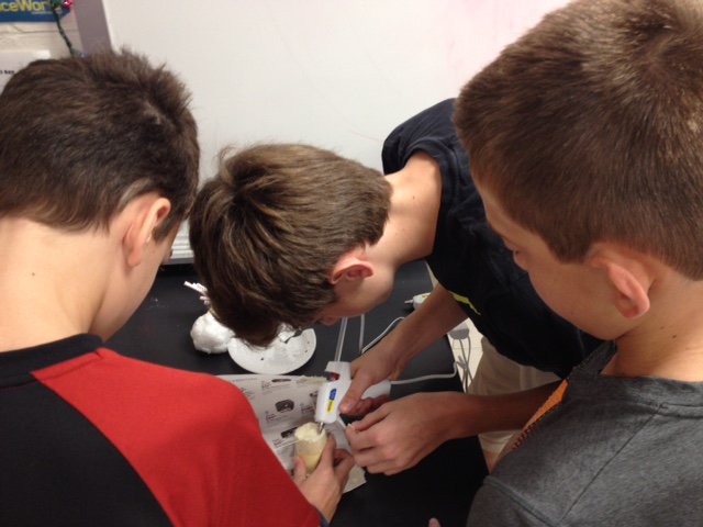 SternErin's tweet photo. Engineering Class @ MMS- EGG DROP TESTS! https://t.co/B6bWTja8ks