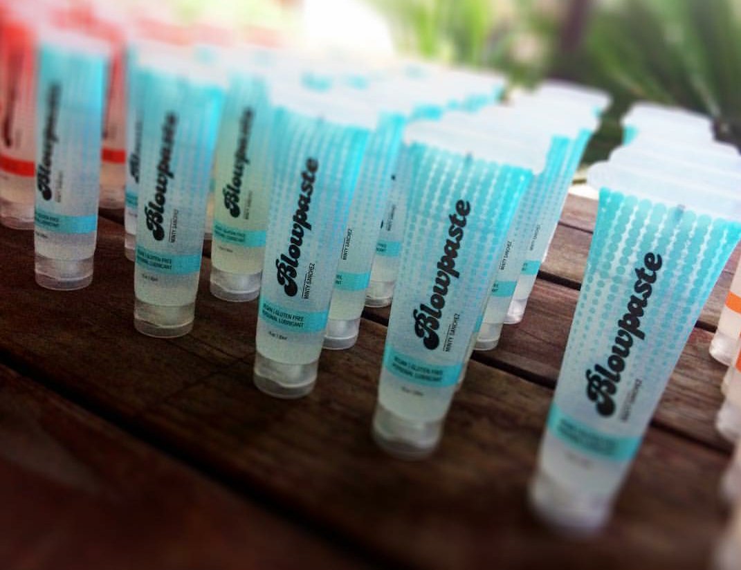 GLYDEAmerica's tweet photo. #BLOWPASTE is a revolutionary ORAL SEX #LUBE that not only tastes great, its good for your teeth!
https://t.co/knvXk4TtKG https://t.co/O1A6a3gONd