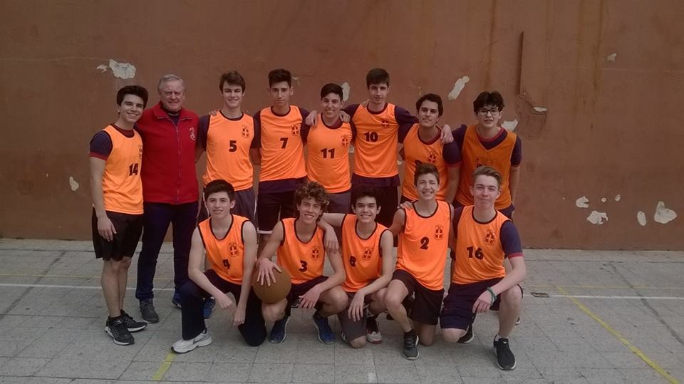 colesafa's tweet photo. #SaFaSecundario Los chicos de #basquet tuvieron un encuentro deportivo con el Colegio Compañía de María https://t.co/bxVHYGtevy