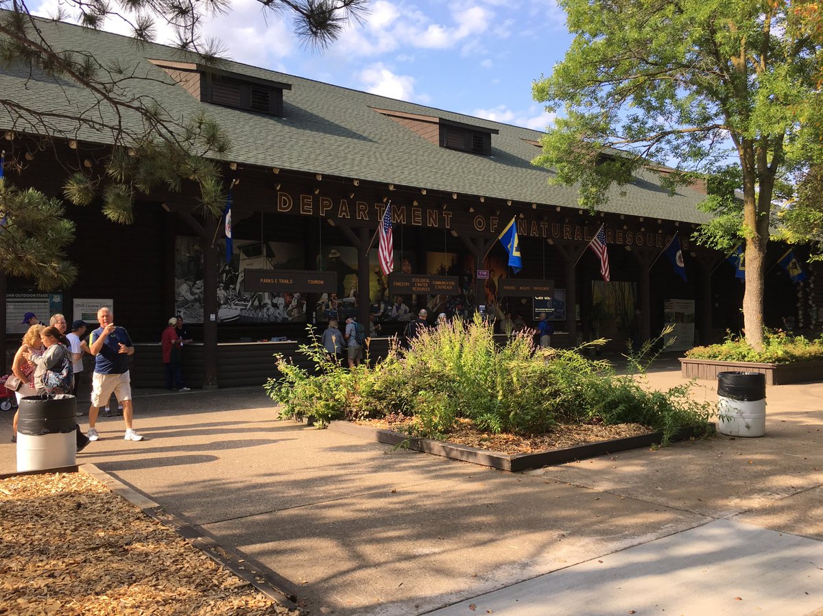 mndnr's tweet photo. 2017 @mnstatefair is underway! Stop by our building &amp; park area to learn about our state's natural resources. Open til 9. #dnrstatefair2017 https://t.co/wGvD2Xy8wQ