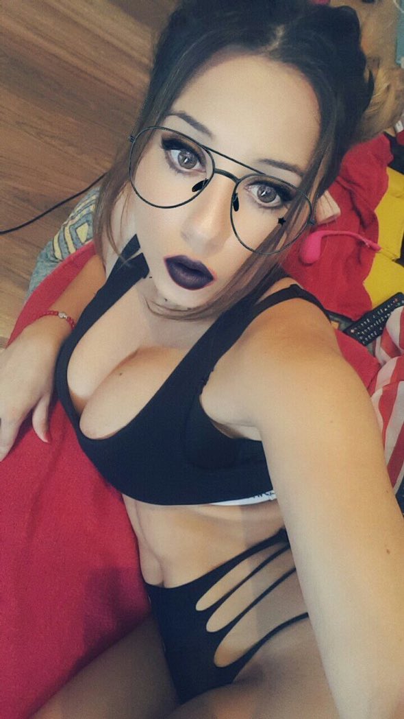 Cam4_IT's tweet photo. Show in dark per @sw33t_annes #cam4vr #live #cam4 ⏩https://t.co/imtlGfk8Ra https://t.co/98SaxBWrbU