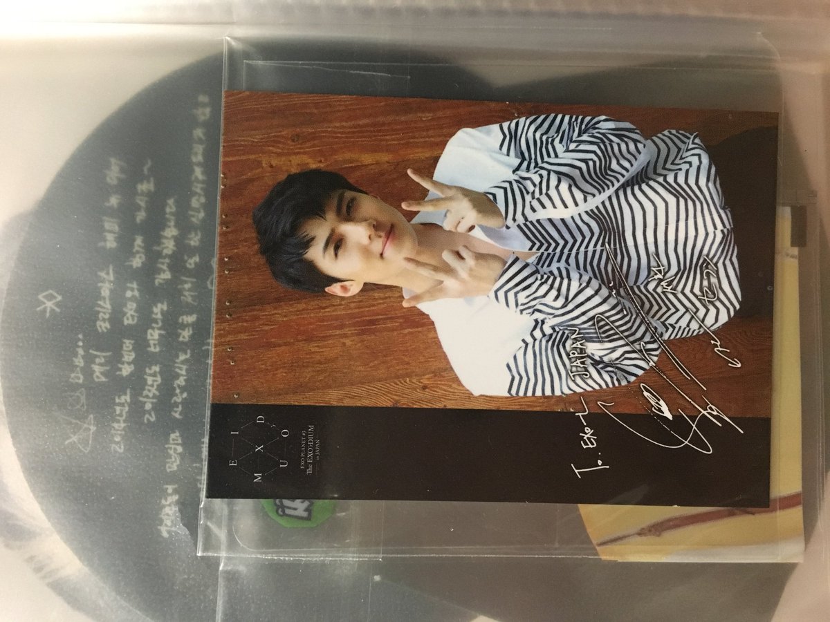 sehunee_ri's tweet photo. 세훈메세지스티커 세훈토레카 포켓엽서 양도합니다 제가 양도받았던가격은 1/ 4 / 2 비싸게 받았어요 ㅠㅠ 일단 원하시는가격도 뎀 주세요 https://t.co/ySbZzHcpbn