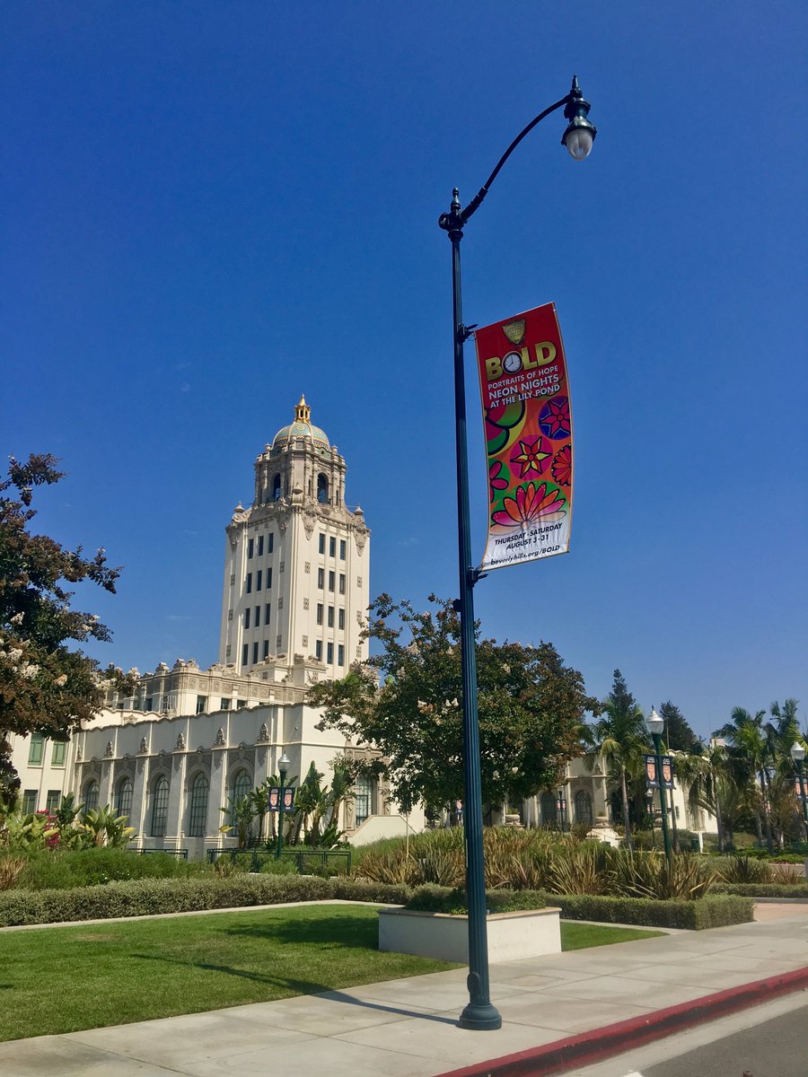 Only 4 more nights of Neon Nights exhibition in Beverly Hills! Join us  Tonight, Fri, Sat and the following Thur the 31st from 8 to 9:30pm!