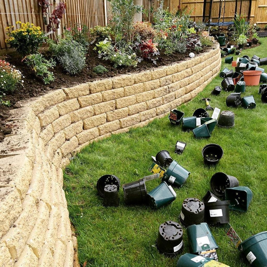 GriffinGlasshse's tweet photo. RT @plewsgd: Not that I'm planting or anything....! #messyworker #gardendesigner #planting https://t.co/GAexoakxof https://t.co/KLl7CydOIM