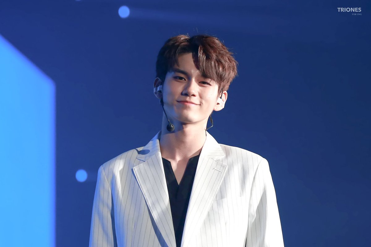conconcon_105's tweet photo. Happy birthday ~ My Ong ~ 🌟🌟🌟
#옹성우_생일축하해 
#Happy_ONGday
#항상감사합니다 #앞으로도잘부탁드려요 https://t.co/RdcZOISGzT
