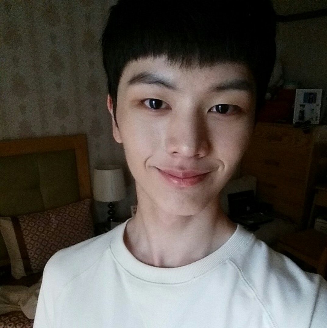 YOOK_marigold's tweet image. 민구오빠.....재등장?!

#육성재 #성재 #육잘또 #바가지머리

@BTOB_6SJ